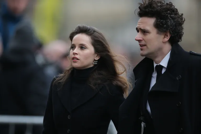 Felicity Jones ja kaaslane