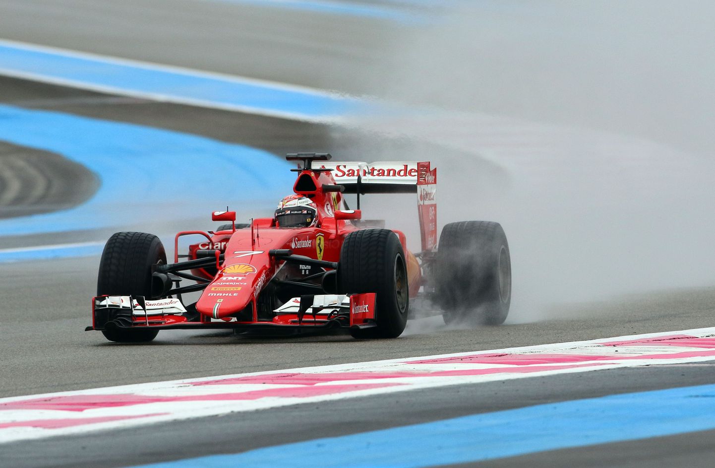 Kimi Räikkönen Paul Ricardi ringrajal Ferrarit testimas.