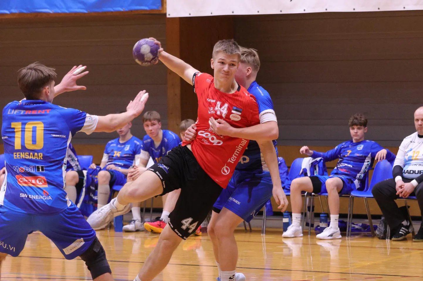 Viskel on Serviti noor talent Jass Einassoo.