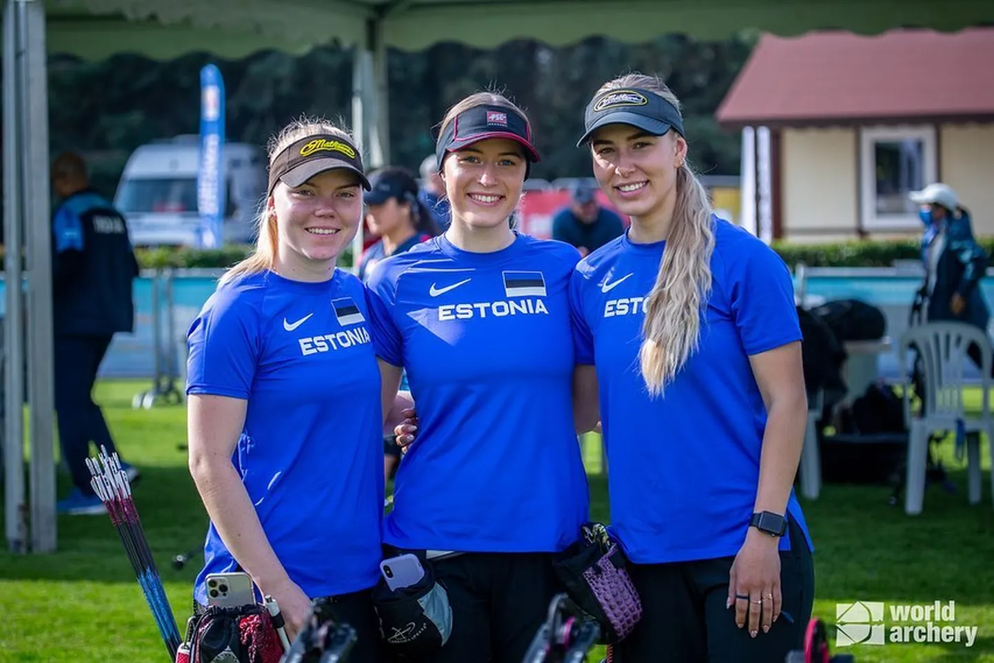 Eesti plokkvibukoondis. Vasakult Maris Tetsmann, Meeri-Marita Paas ja Lisell Jäätma.