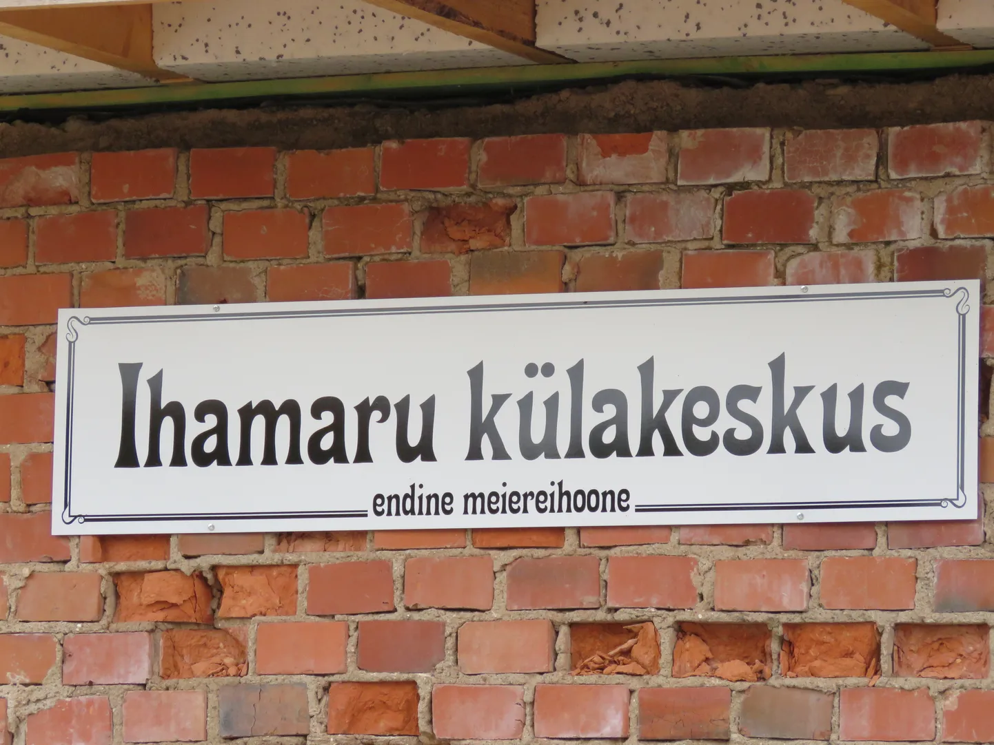 Mälestusmärk püstitatakse Ihamaru külakeskuse juurde.
