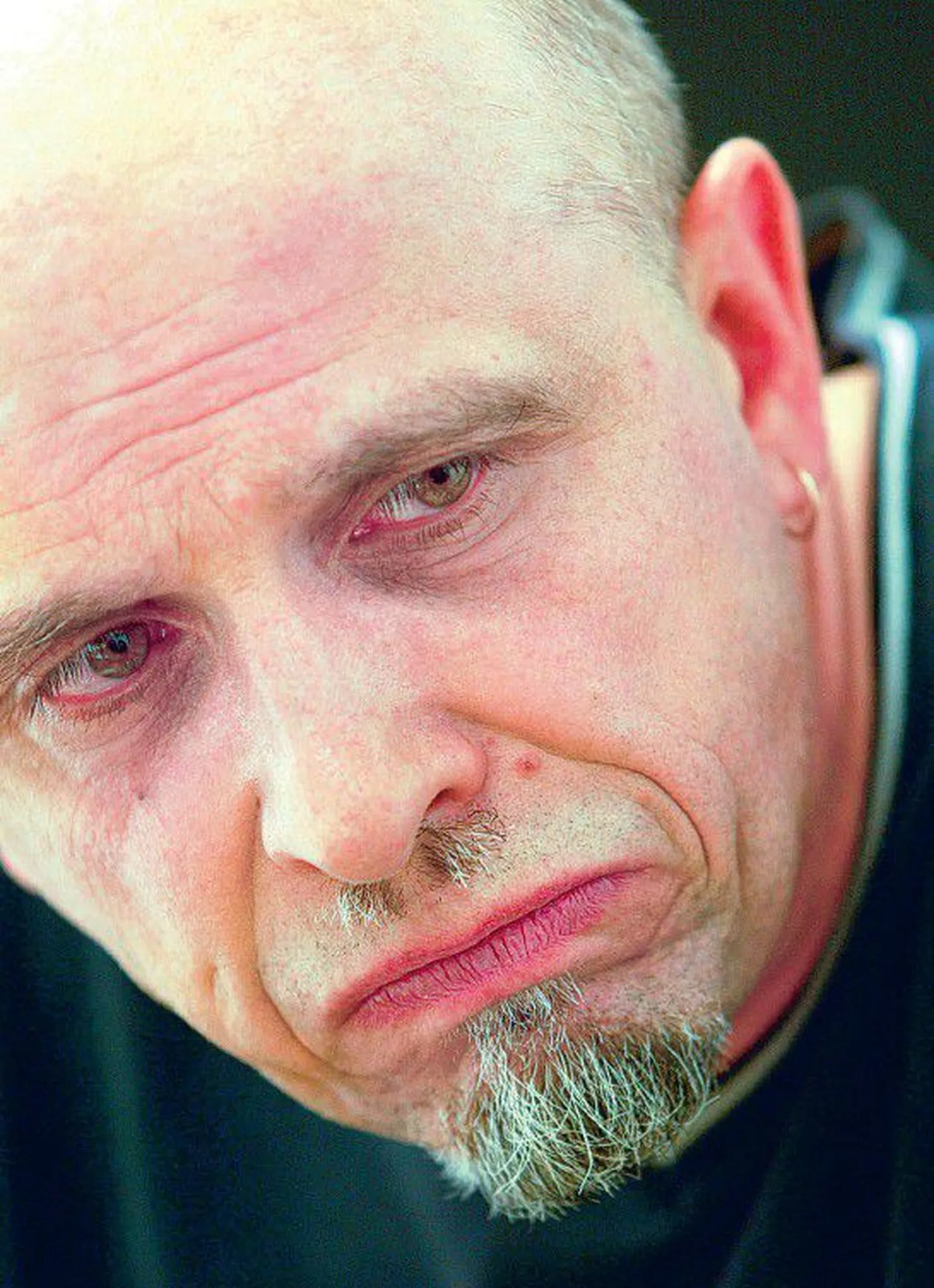 Mihkel Mutt on eesti kaasaegsete lühijuttude meistriklass. Nagu omal ajal Tuglas. Ometi arvab kriitik Teet Kallas, et see päris suur asi on Mutil alles tulemas.
