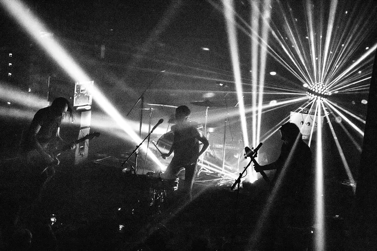Kontrolli alt väljas: A Place To Bury Strangersi live