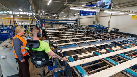 GALERII ⟩ Mulgimaalt alguse saanud perefirma Puidukoda investeeris Näpi tootmisüksusesse miljon eurot