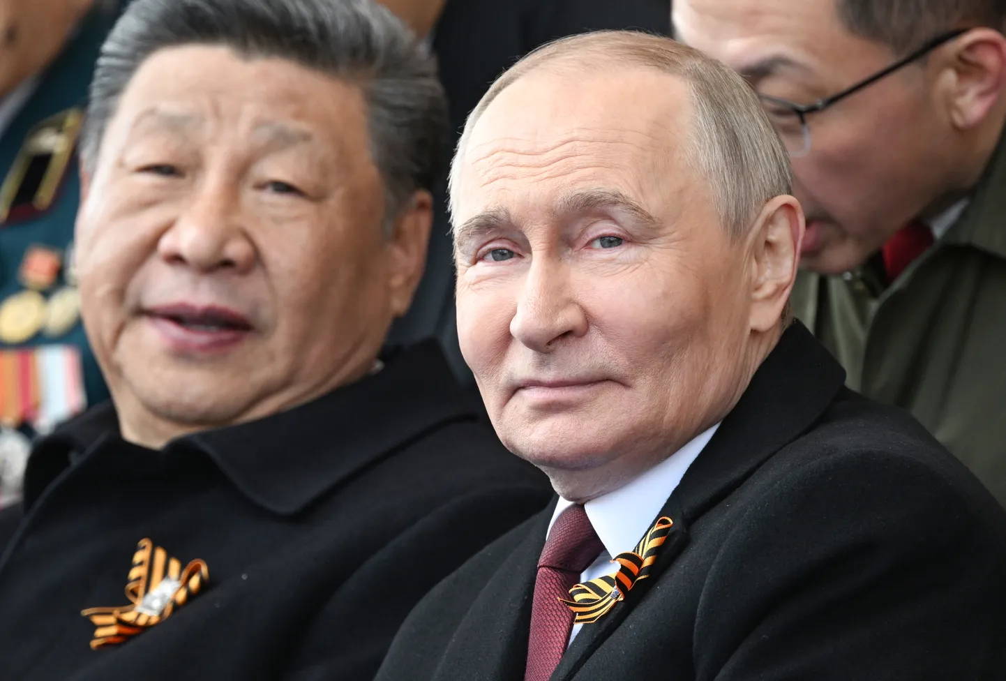 Vladimir Putin ja Xi Jinping Moskvas Punasel väljakul sõjaväeparaadil.