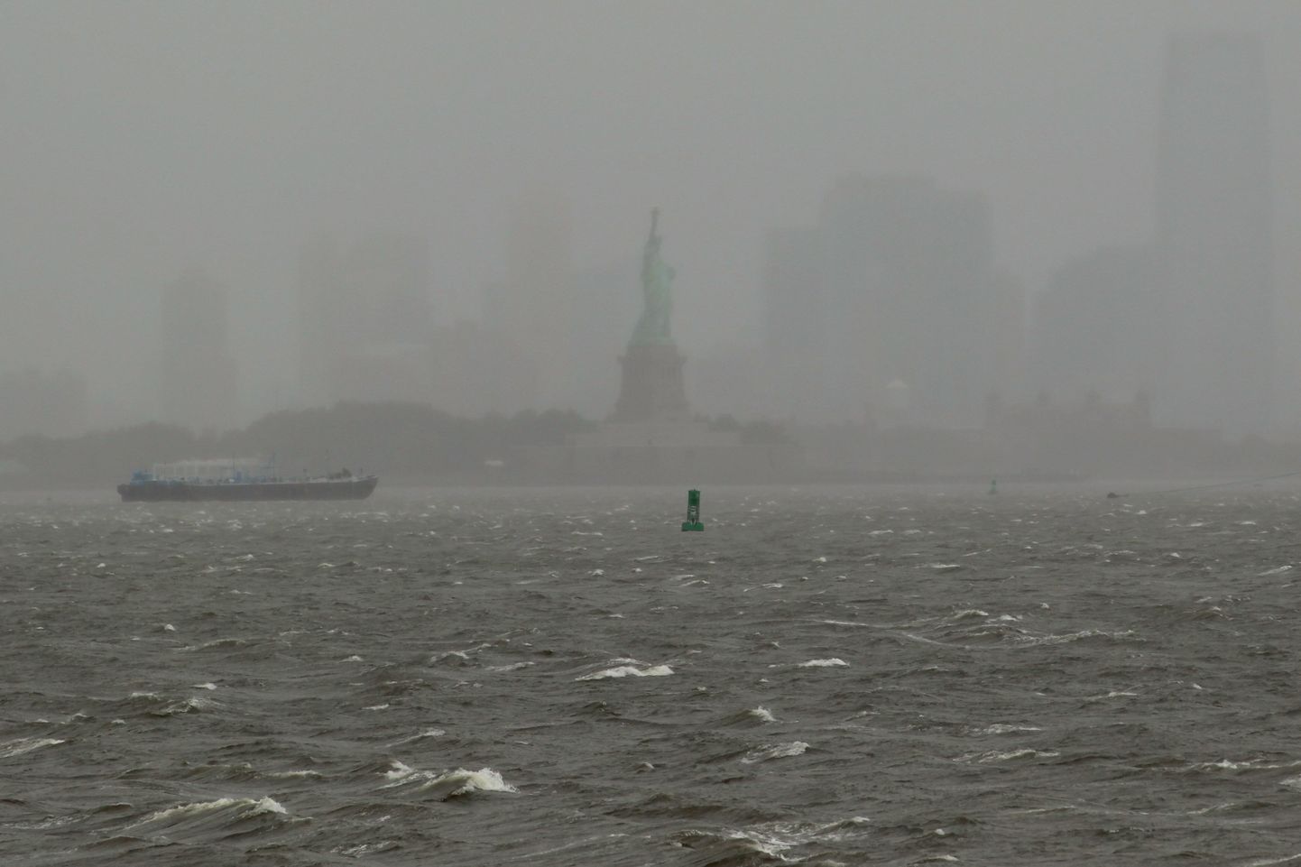 New Yorgi panoraam udus pärast orkaani Irene möödumist.