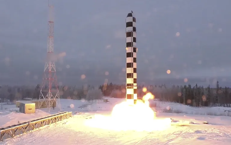 Interkontinentaalse raketi Sarmat katsetus.