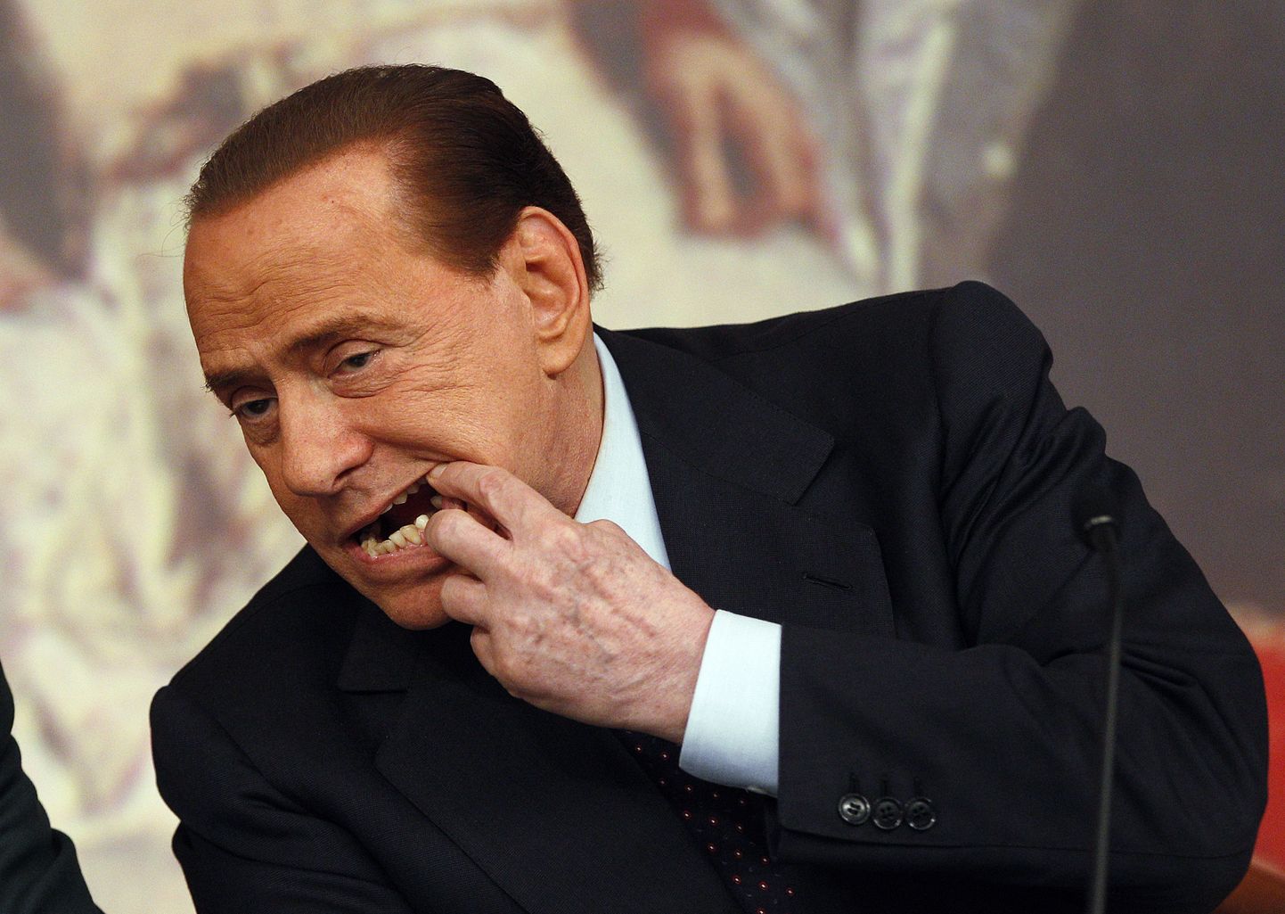 Itaalia peaminister Silvio Berlusconi on vaatamata süüdistustele jätkuvalt enesekindel.