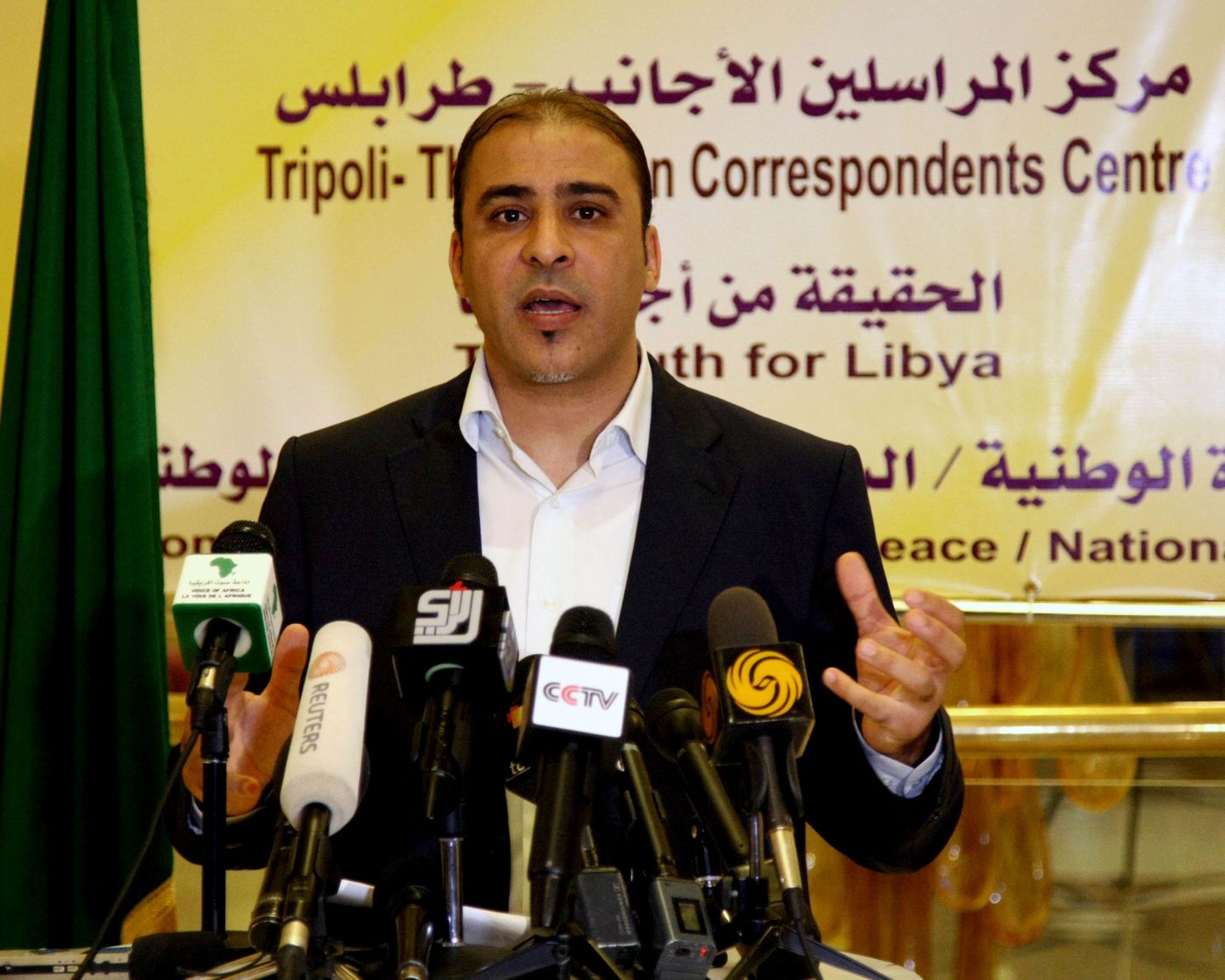 Liibüa režiimi pressiesindaja Mussa Ibrahim pressikonverentsil Tripolis
