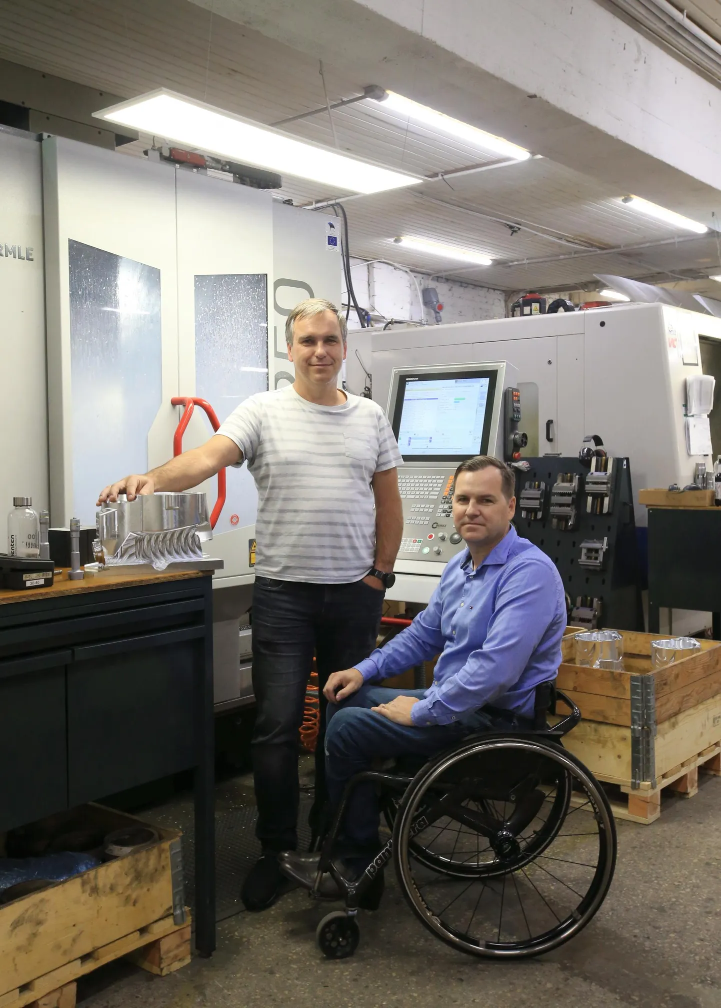 Eduka meditsiinitehnika firma Equa OÜ juhataja Tanel Joost(paremal), vend ja äripartner Janno Joost alati ta kõrval.