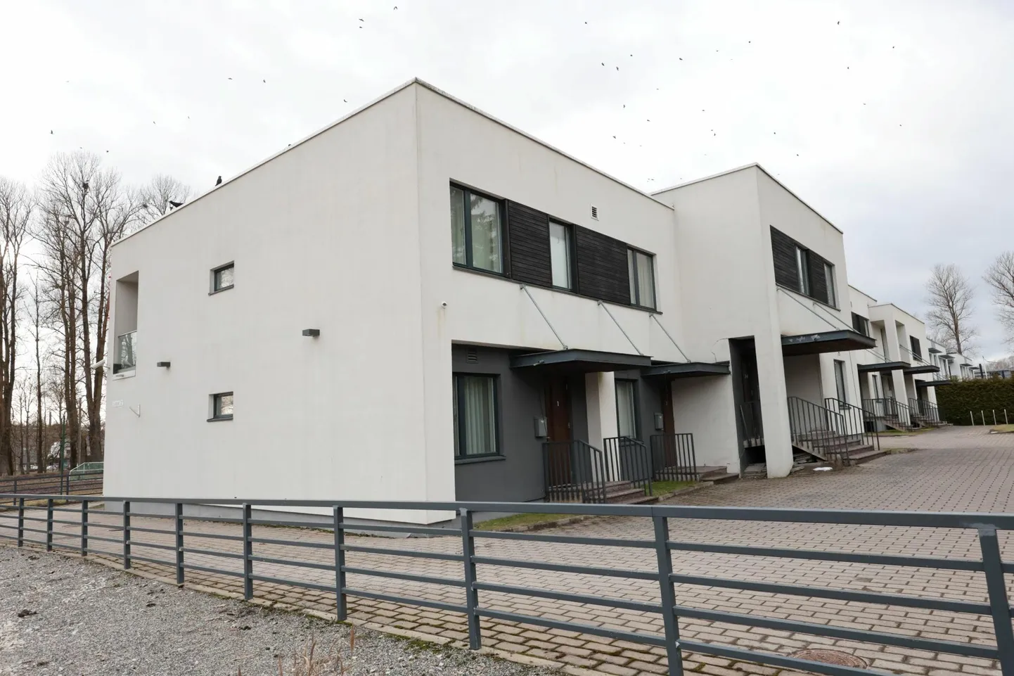 Lubja tänava viltuvajunud maja on elamiskõlbmatu.