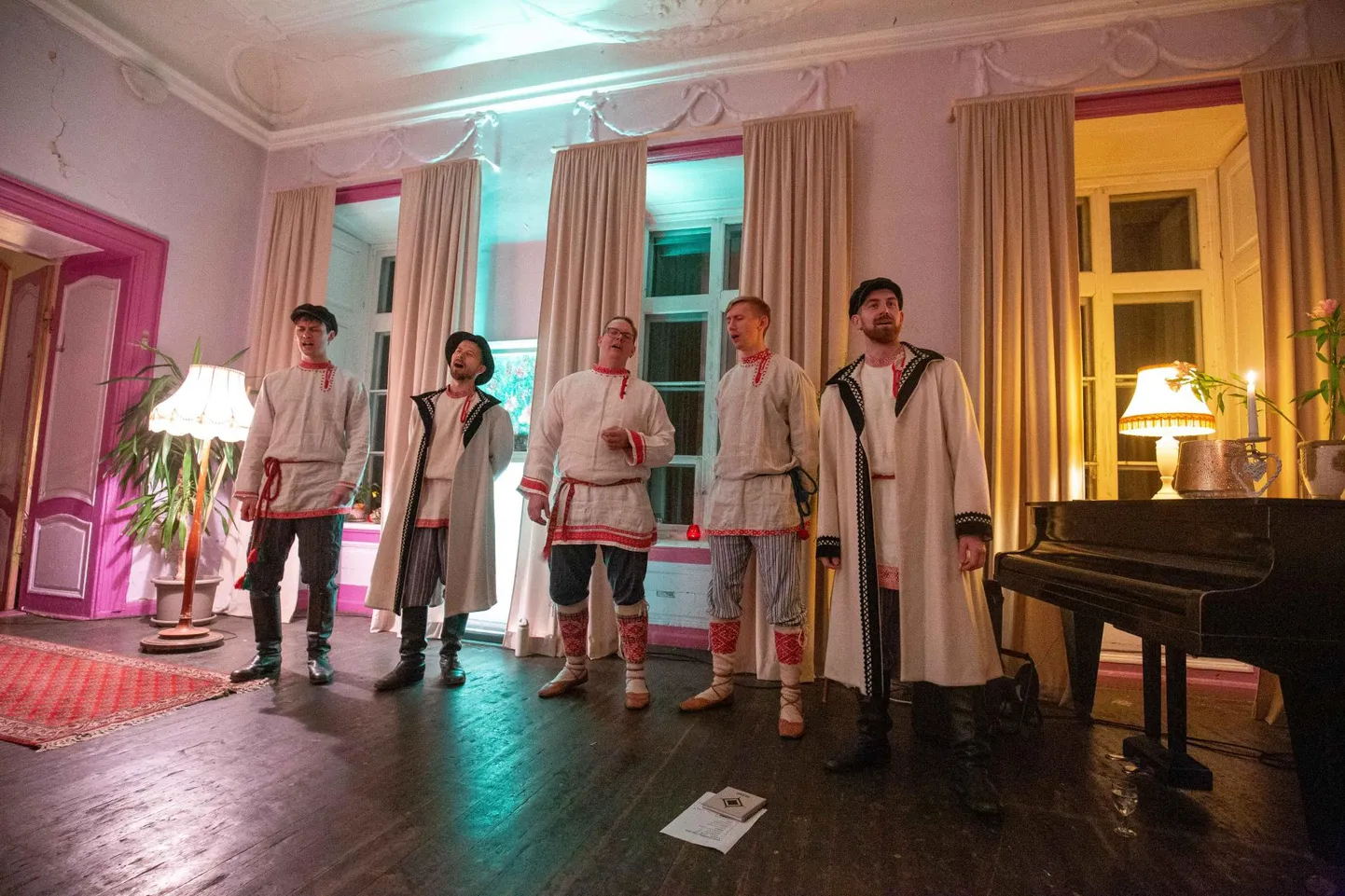 Zetode albumi «Traadilda» esitlustuur Sargvere mõisas oli eelmisel sügisel üks Kurjailma festivali ajal toimunud üritustest.
