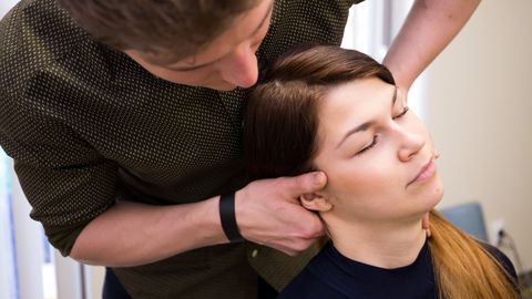 Lümfiterapeute, kiropraktikuid ja osteopaate ootab käibemaksumuudatus