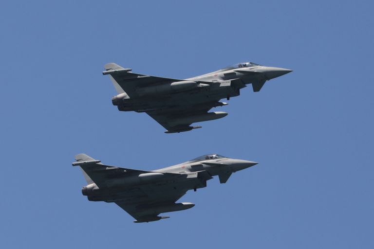 Itaalia õhujõudude Eurofighteri Typhoonid Tel Avivis 26. aprillil. Pilt on illustreeriv.