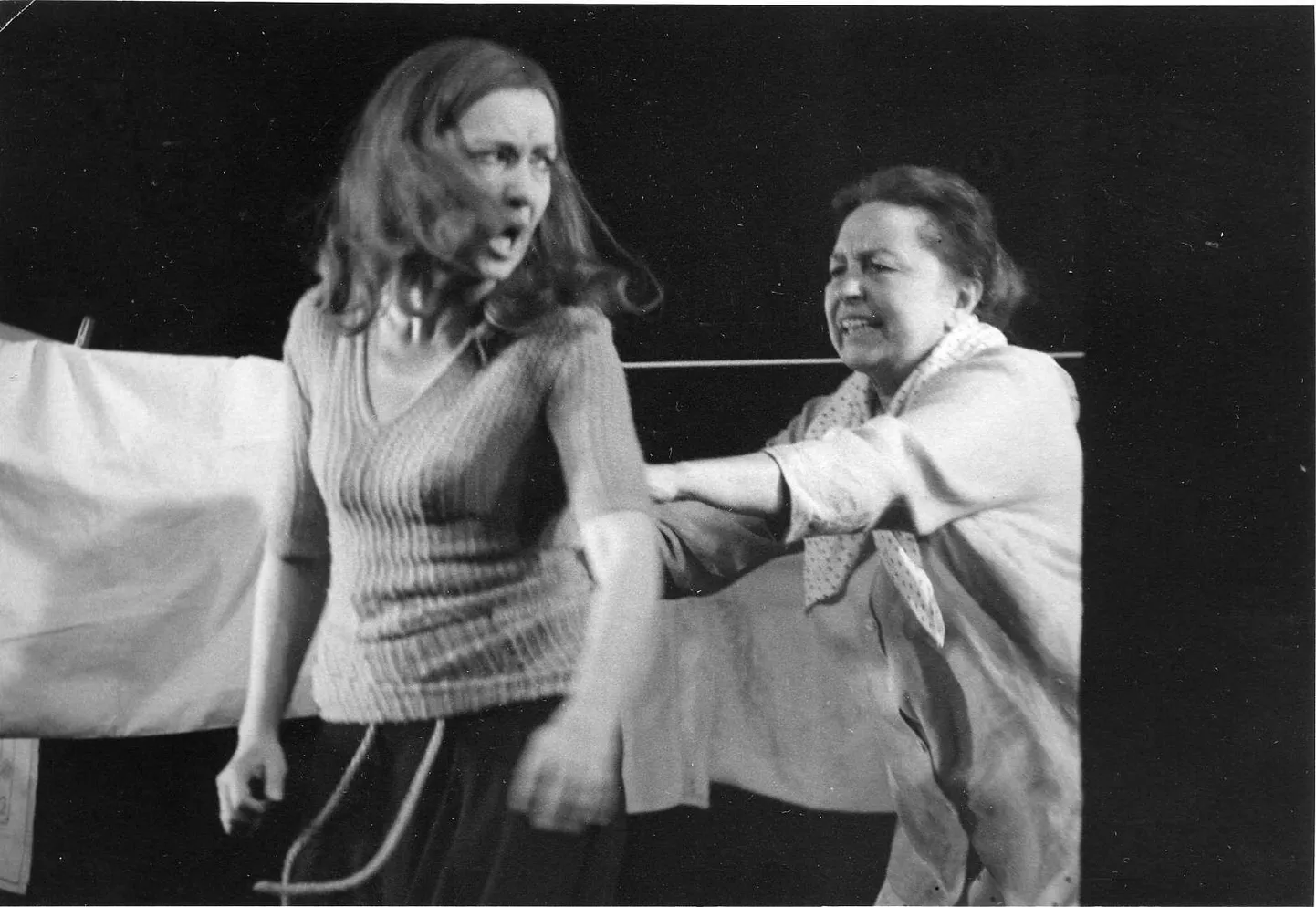 Kazys Saja «Pühajärv». 1971. Izolda – Ita Ever, Daugviliene - Aino Talvi..