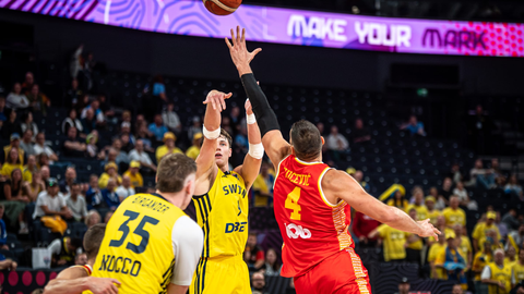 Melnkalne sīvā spēlē izcīna svarīgu uzvaru cīņā par izslēgšanas spēlēm