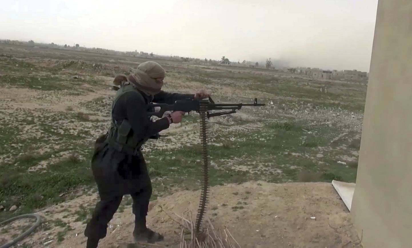 Islamiriigi toetaja Deir-Ezzori provintsi lahingutes.