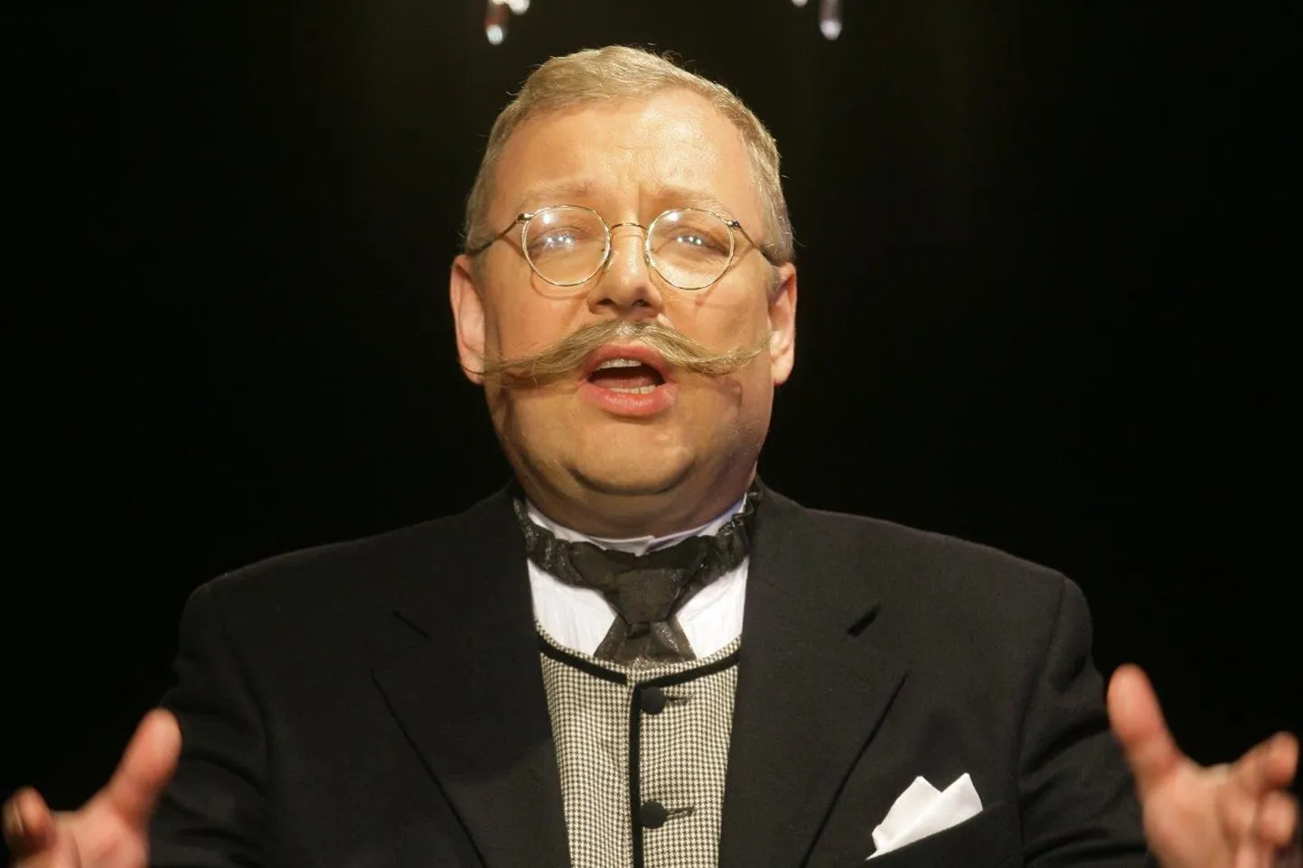 Peeter Kaljumäe Eduard Vilde rollis.