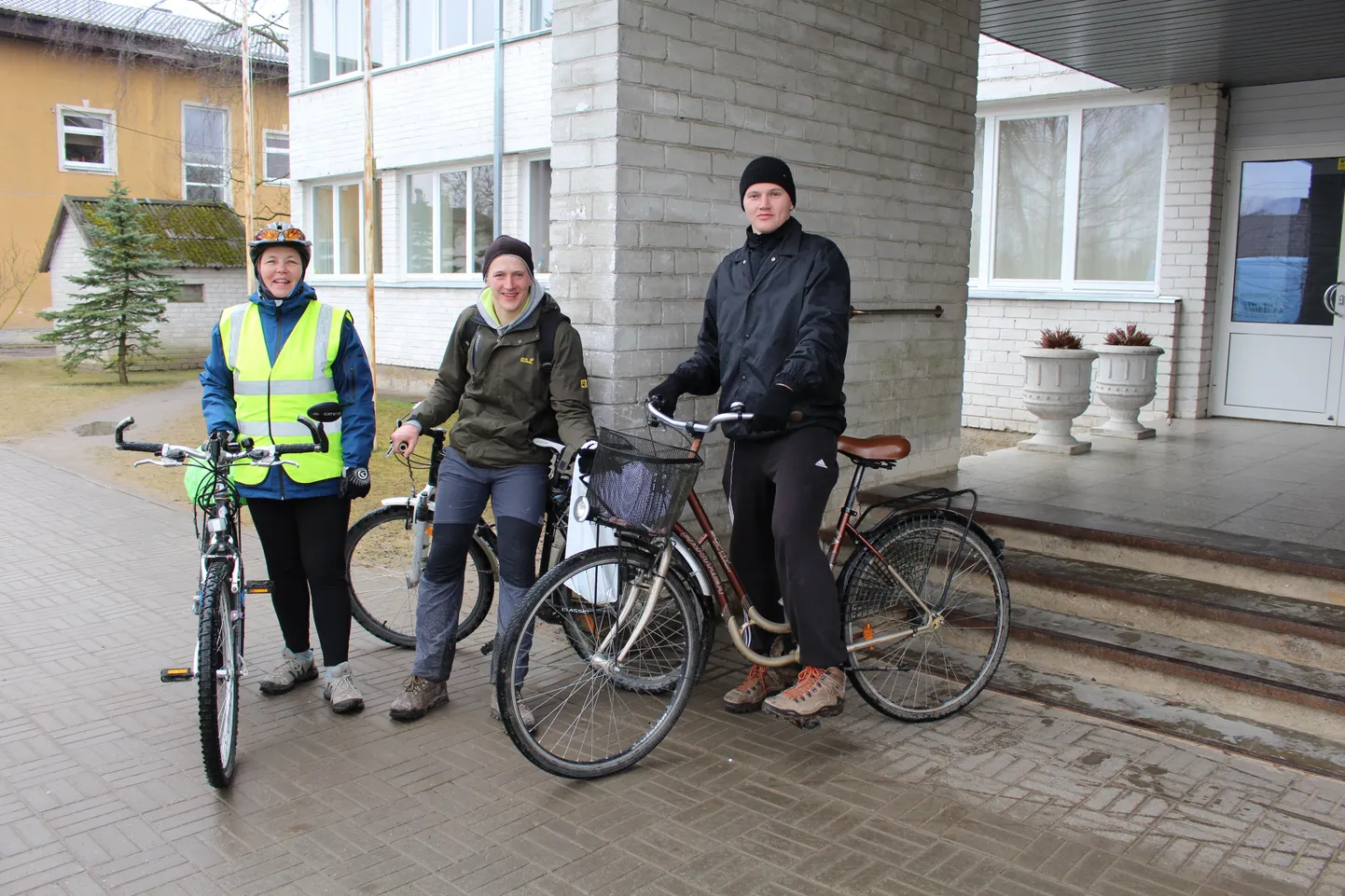 Südamenädala matkalised Koerus