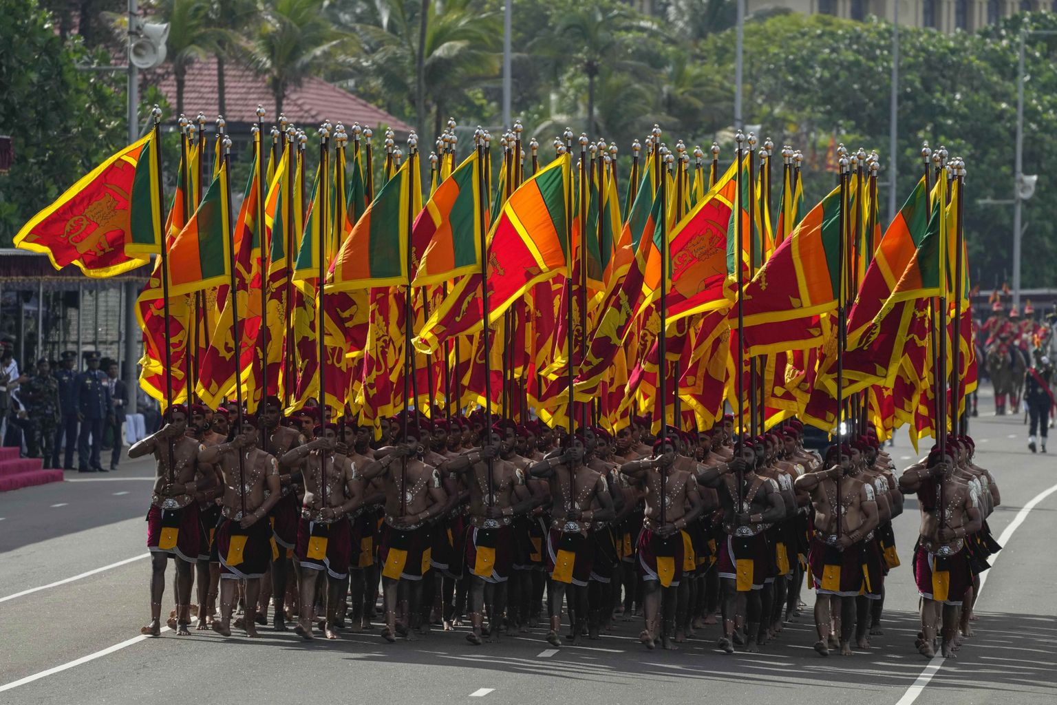 Sri Lanka sõdurid iseseisvuse 75. aastapäeva paraadil Colombos. 4. veebruar 2023.