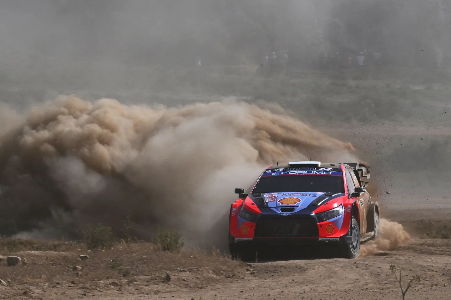 Ott Tänak kaotab pühapäeva eel Sebastien Ogier'le 11,1 sekundiga.
