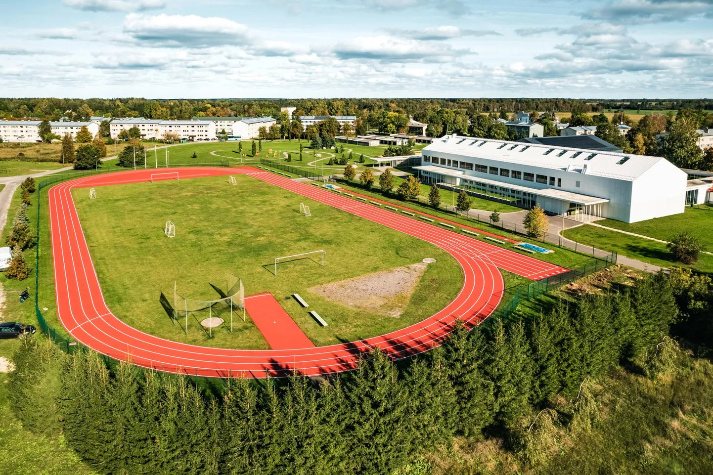 Haljala uuendatud staadion.