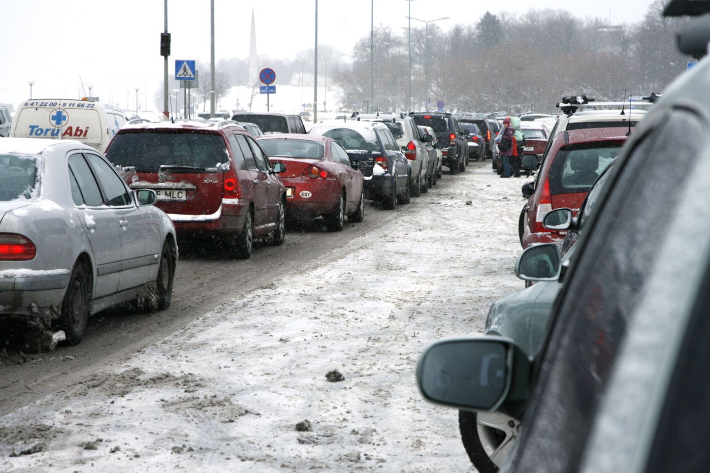 Transpordikava soovitab Tallinnal tegeleda mitte teedeehituse, vaid ühistranspordi eelisarendamisega.