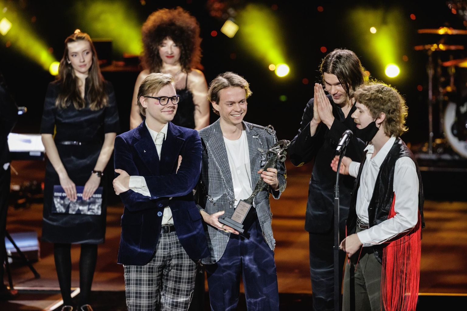 The Boondocksi poisid olid Eesti muusikaauhindade galal aasta rokkalbumi tiitlit vastu võttes üllatunud ja tänulikud: kiirelt valminud punkessents oli järelikult meeltmööda kuulajailegi.