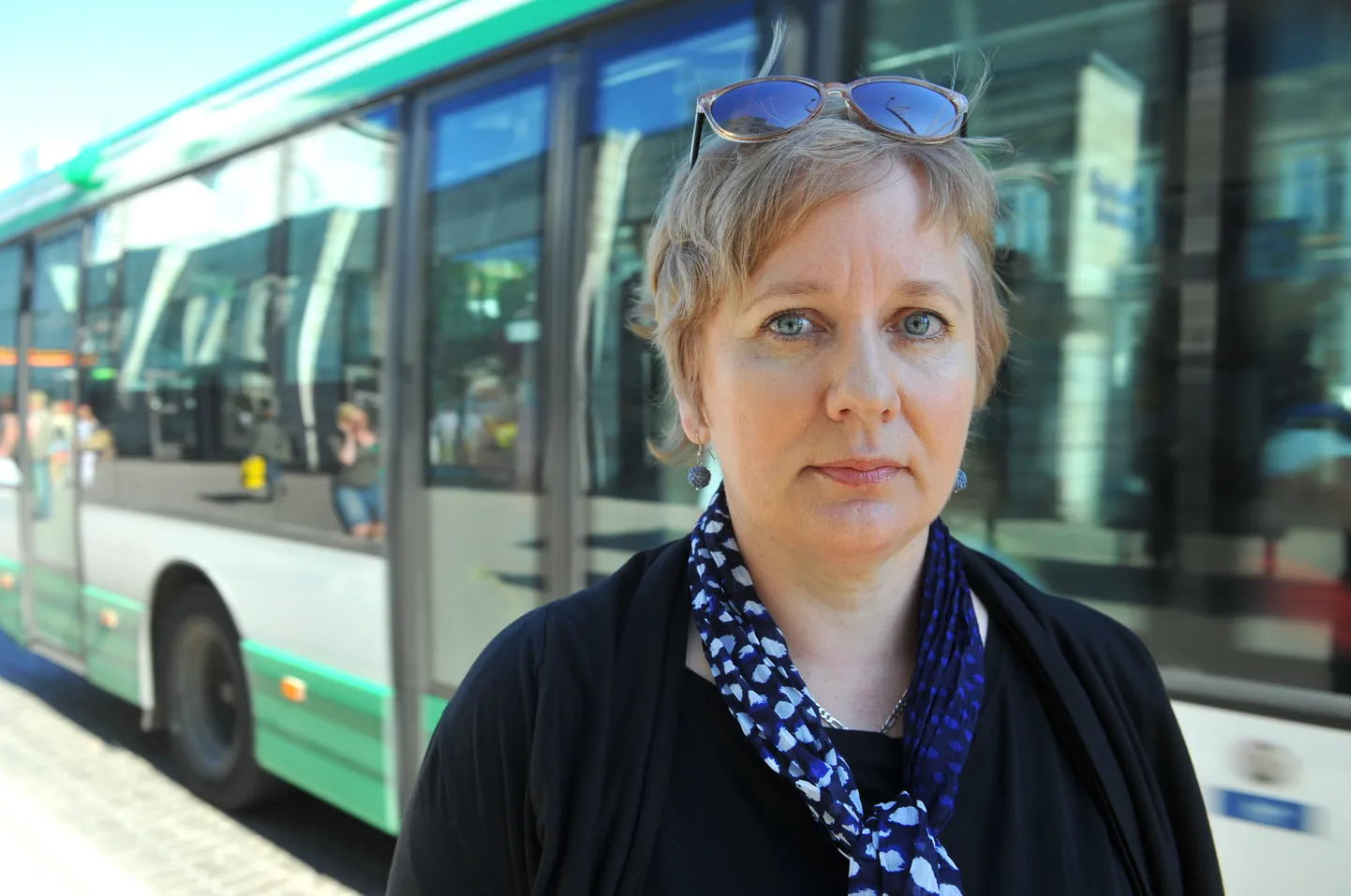 Helga kukkus bussis aasta tagasi ning murdis lülisamba.