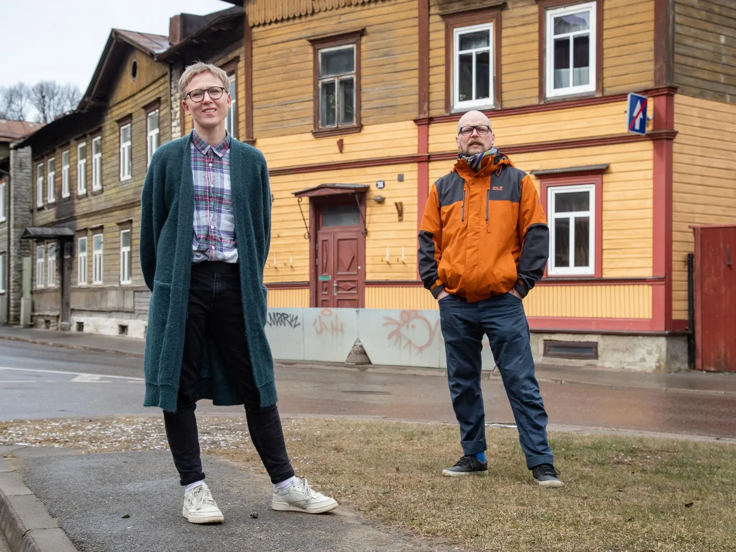 e⁻lektroni eestvedaja Maike Lond Malmborg ütleb, et maailma tabanud koroonakriis sunnib väga konkreetselt oma mugavuspositsioone revideerima ja enda käest küsima, et kas sa päriselt ka arvad, et sellist asja on praegusel ajal vaja teha? Fotol koos e⁻lektroni teise eestvedaja Taavet Janseniga.