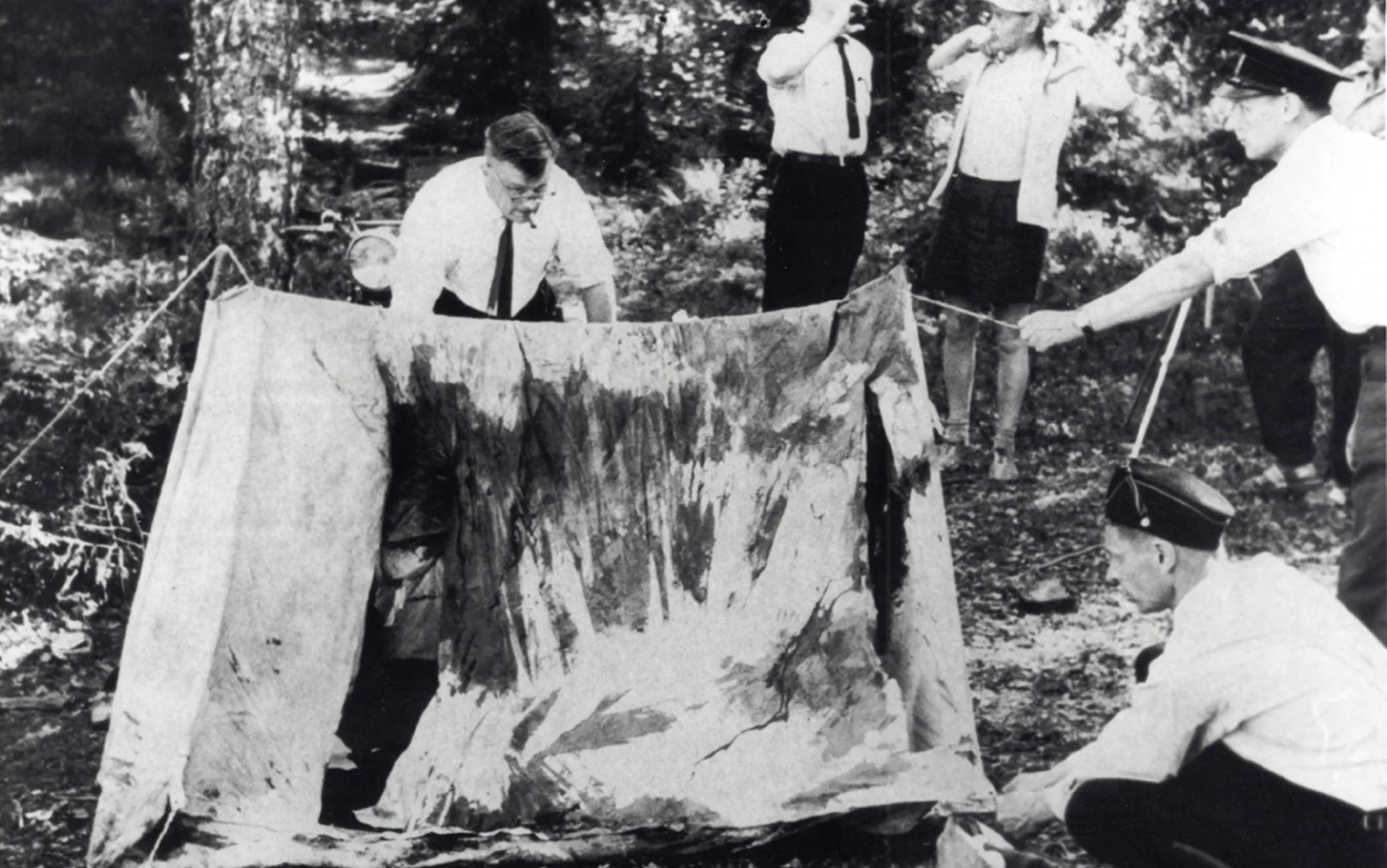 1960. aasta 5. juunil jõudis politsei Bodomi järve ääres asunud sündmuskohale kuus tundi pärast veretöö toimumist.