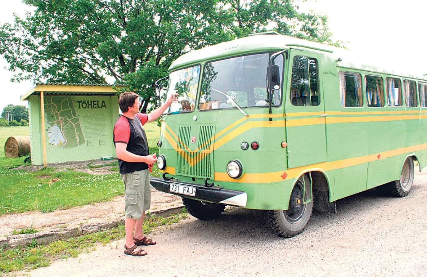 Tõhela külaseltsi liikmed taastasid liikluskõlblikuks Tartu autoremondi katsetehases valmistatud bussi, teadaolevalt on neid säilinud neli.