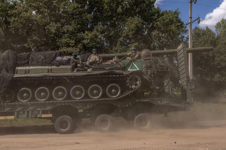 Военная техника ВСУ движется со стороны Сумской области по направлению к границе