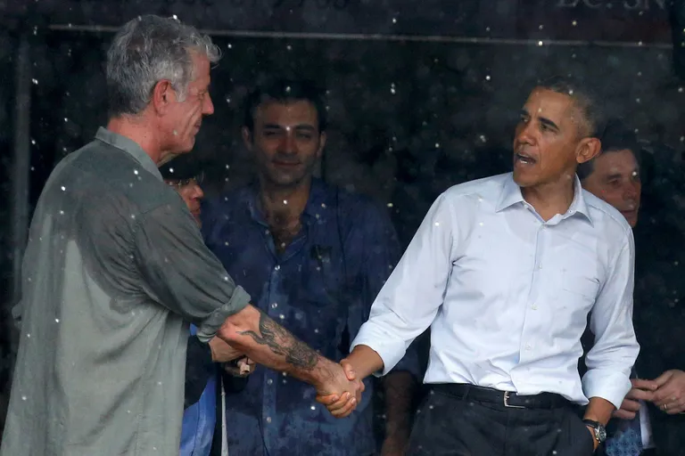 Barack Obama ja Anthony Bourdain 2016. aastal Vietnamis Hanois