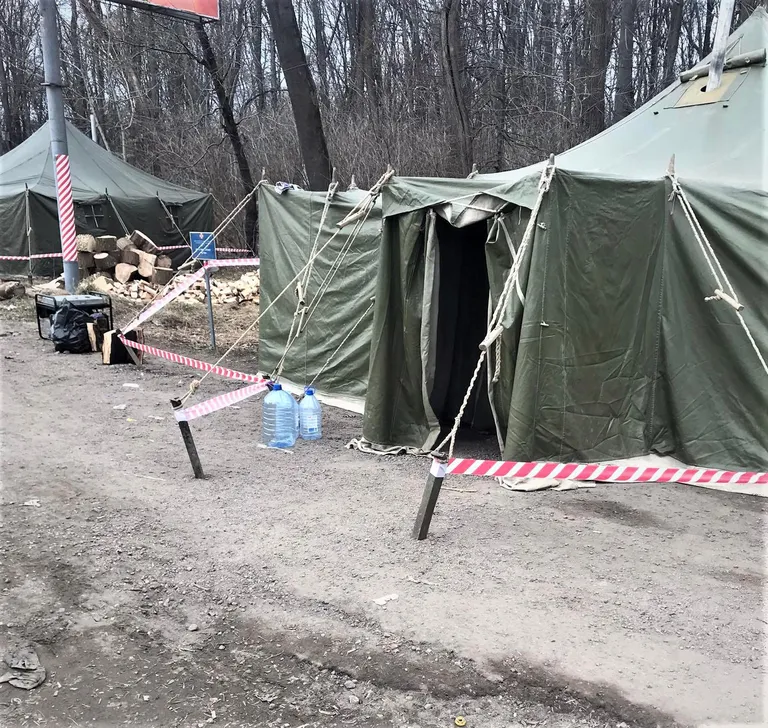 Telgid põgenikele Ukrainas enne piiri.