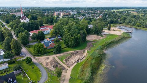 GALERII ⟩ Türi tehisjärve ääres tegutsevad suvitajate asemel kopad