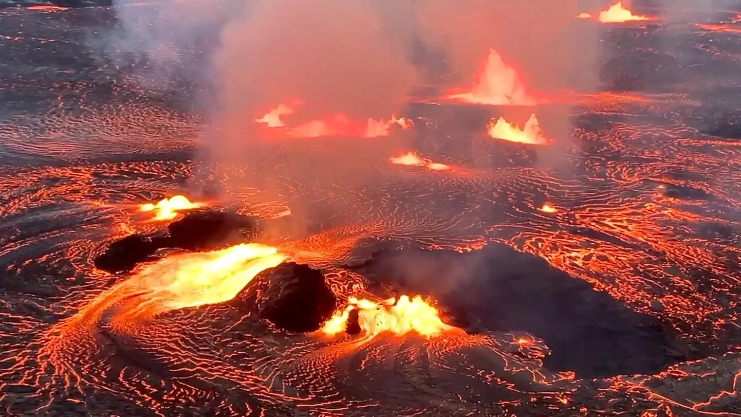 Laavavood Halema'uma'u kraatril.