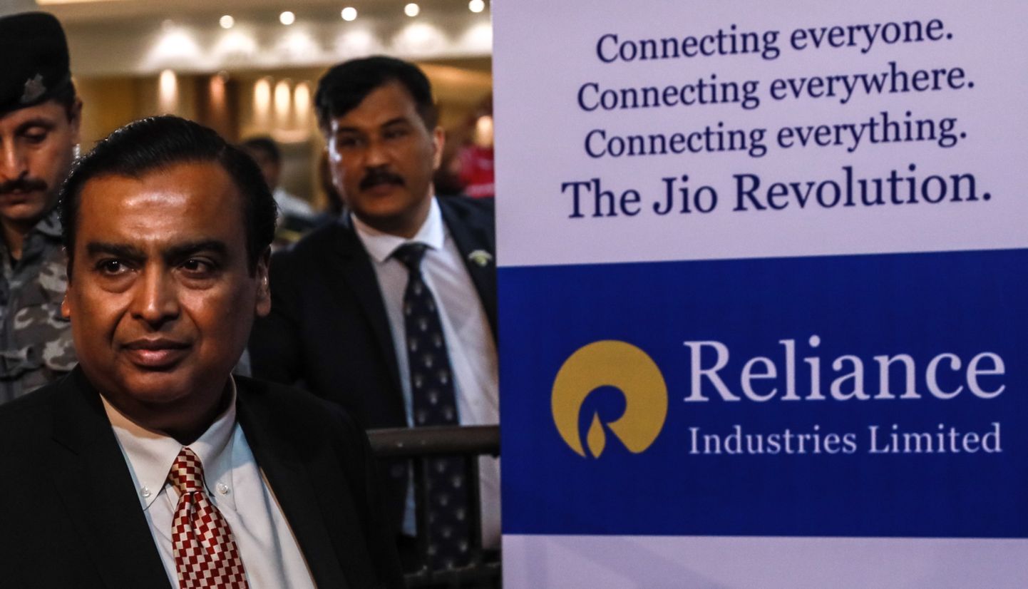 Mukesh Ambani saabub oma juhitava ettevõtte Reliance Industries aastakoosolekule.