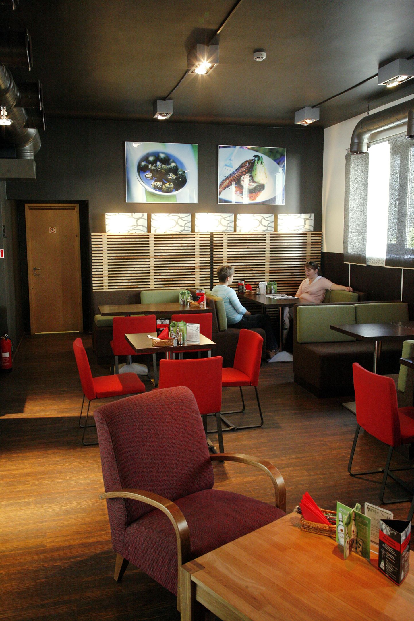 Et Cafe Campas levib tasuta Wifi-internet, on kohviku õdusas interjööris mugav ka päeval töötada.
