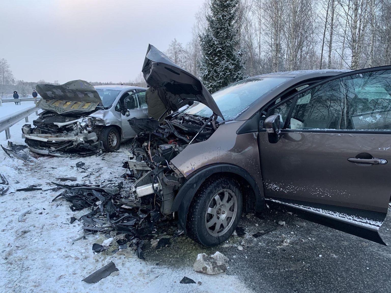 Imavere–Viljandi–Karksi-Nuia maanteel põrkas kokku mitu sõiduautot.
