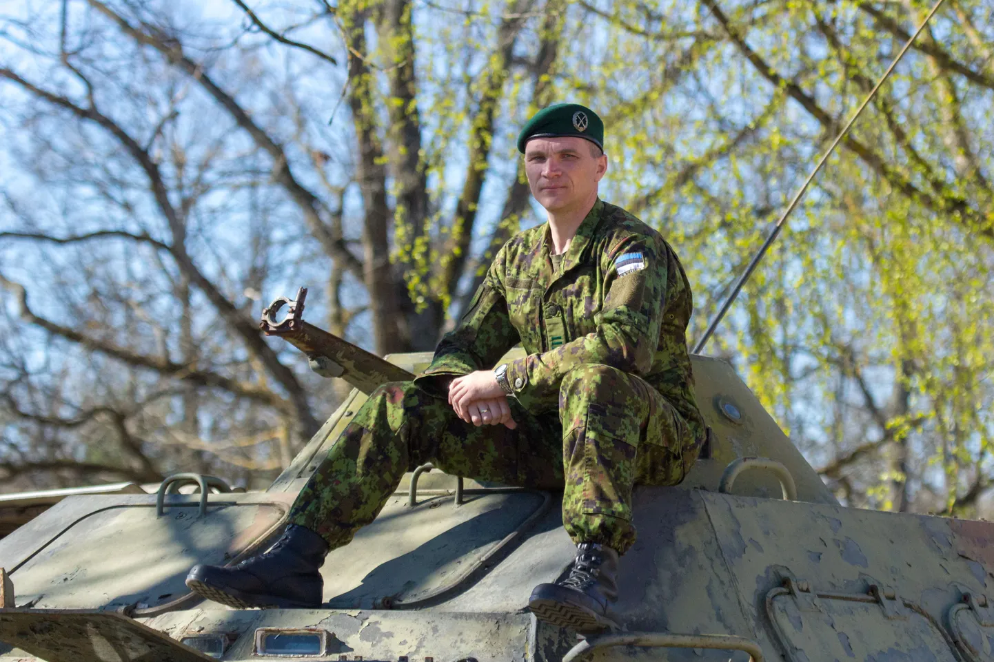Teekond soomukijuhiks algas Hardi Heinsarel just sarnasel masinal.