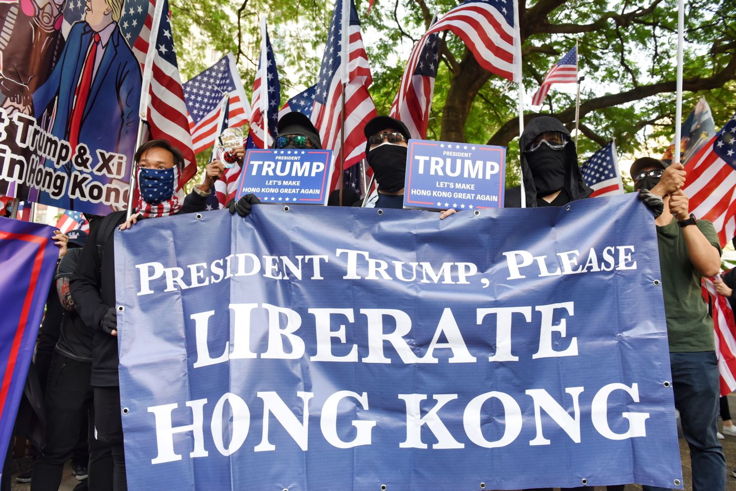 Hongkongi demokraatiameelsed jõud 1. detsembril protestimarsil USA konsulaadi juurde, et paluda  president Donald Trumpilt abi.