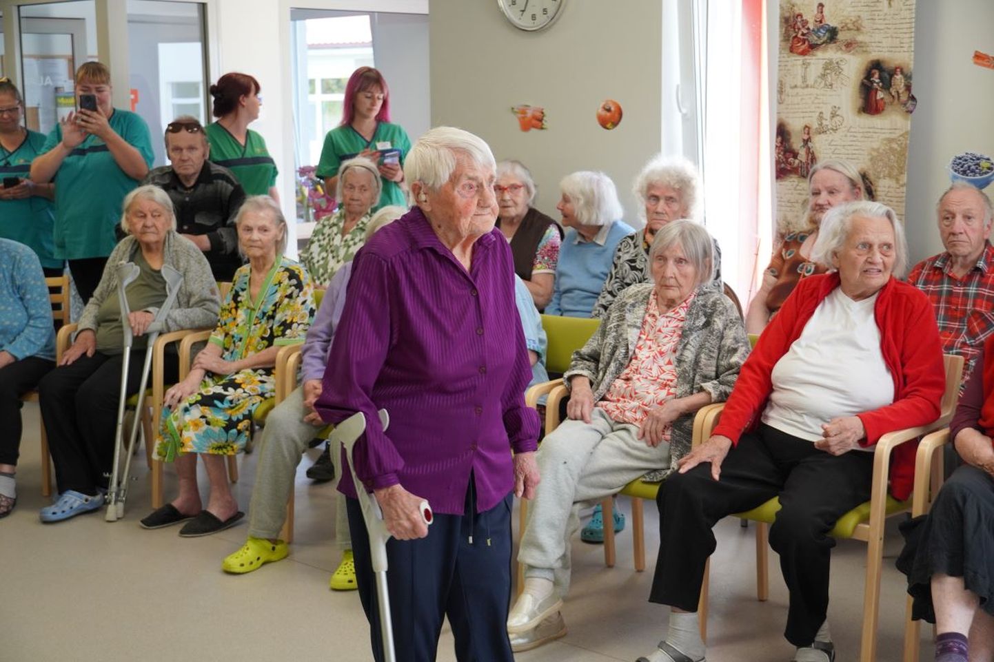 Käru Südamekodus oli tavalisest pidulikum pärastlõuna, sest koos tähistati 101 aastaseks saanud Elsa Jansi sünnipäeva.