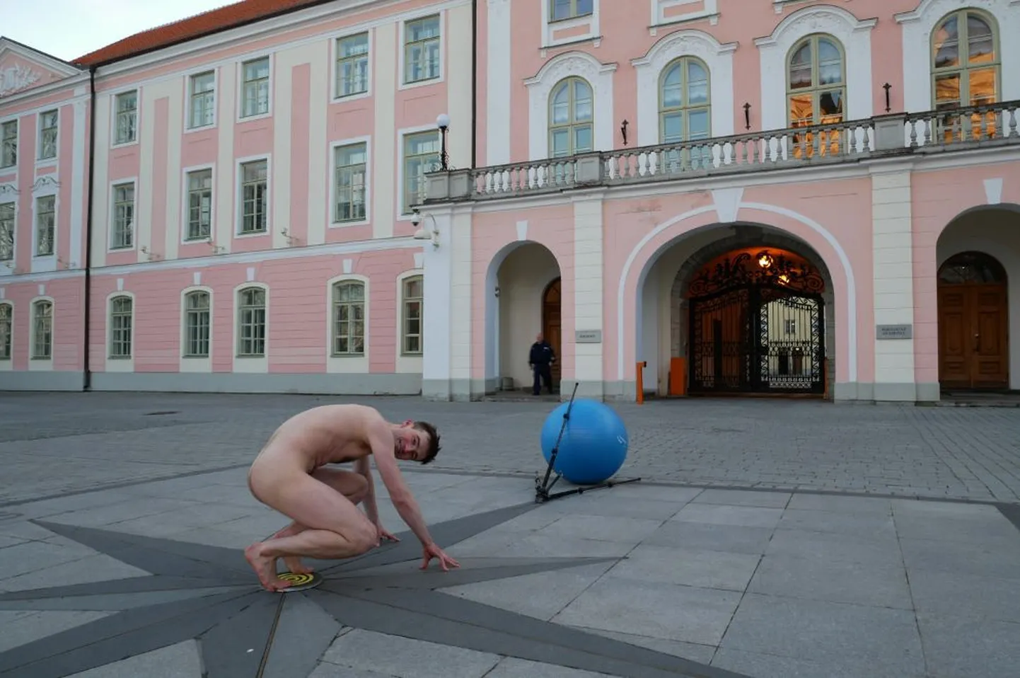 Jaanus Käärmann Riigikogu ees
