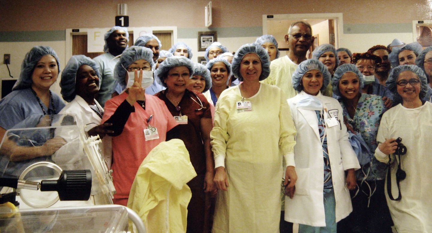 Los Angeleses asuva Kaiser Permanente Bellfloweri haiglas sündinud kaheksa lapse eest hoolitsevad 46 arsti, õde ja terapeuti.