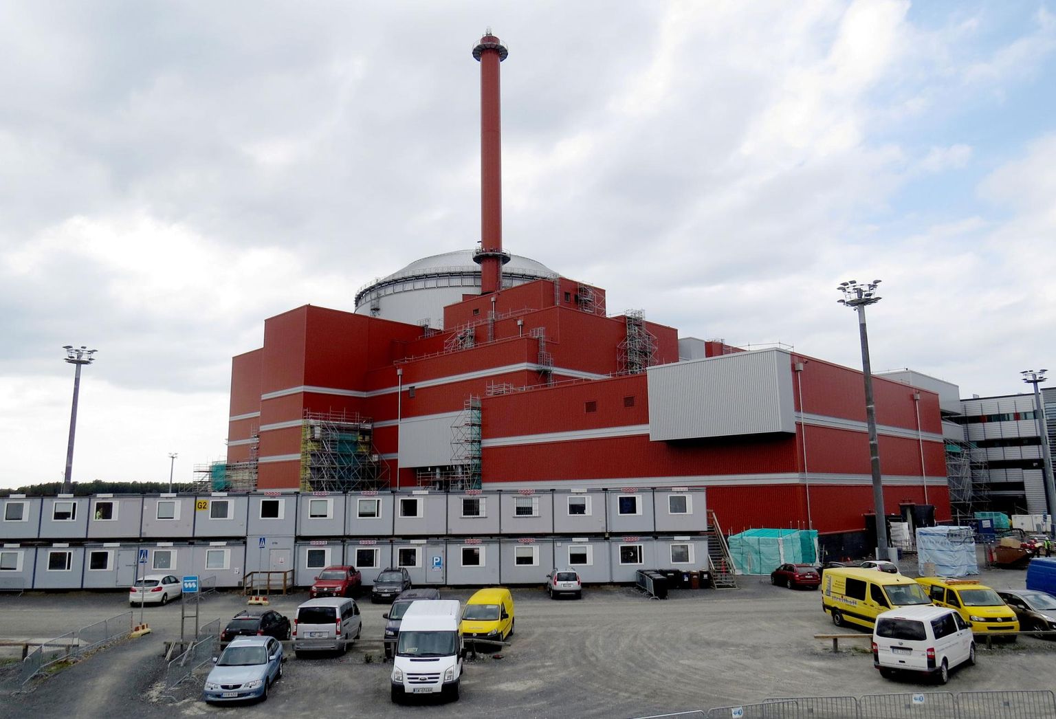 Olkiluoto tuumajaama kolmanda reaktori käivitamine lükati edasi järgmise aasta juulini. 