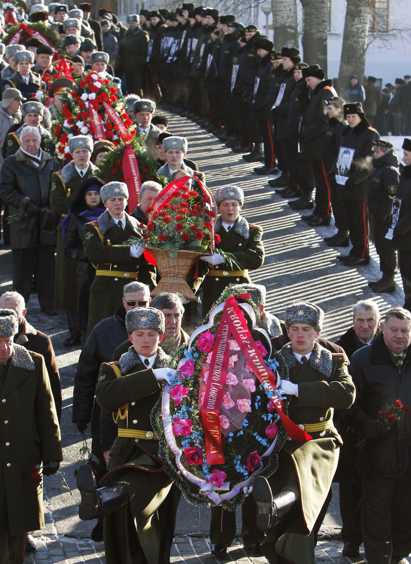 Afganistanis hukkunud sõdurite suurejooneline mäletamine täna Minskis.