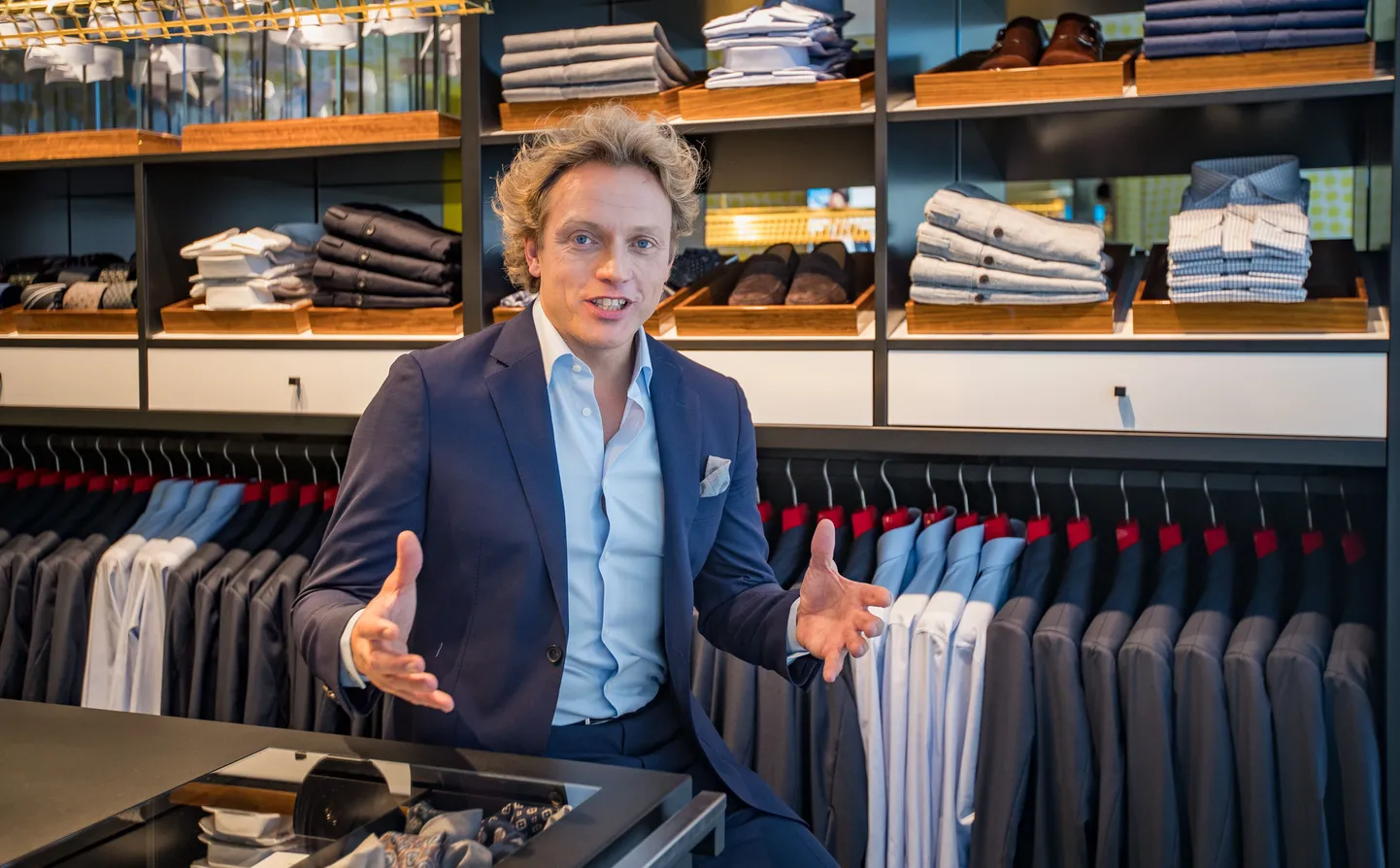 Suitsupply hollandlasest asutajat paelus noore juuratudengina moemaailm nii palju enam, et ta otsustas viimasel kursusel ülikooliõpinud pooleli jätta ja moetööstusse sukelduda.