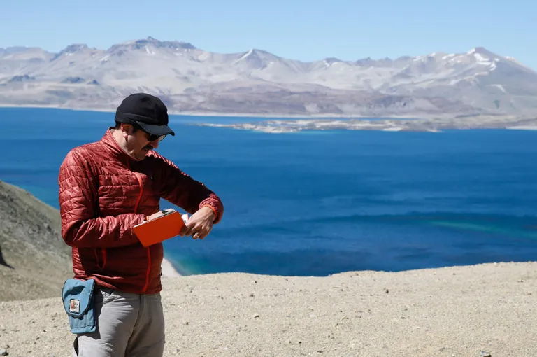 Laguna Del Maule vulkaani uuriv ameeriklane Brad Singer
