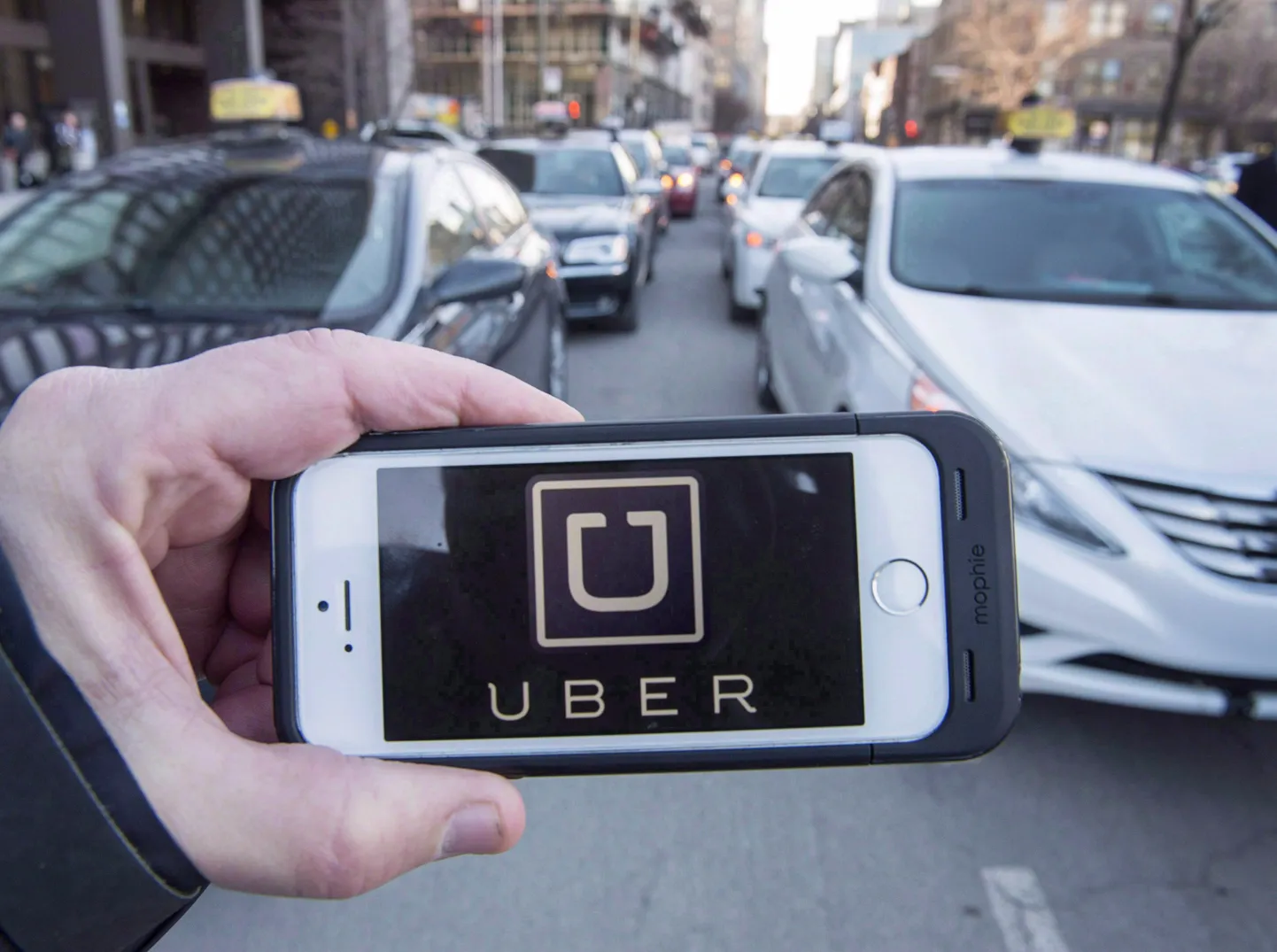 Uberi logo telefonis.